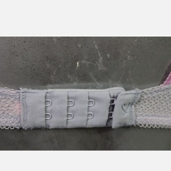 VICTORIA'S SECRET DREAM ANGEL PADDED PLUNGE LACE LAVENDAR GRAY 32D - Picture 5 of 9